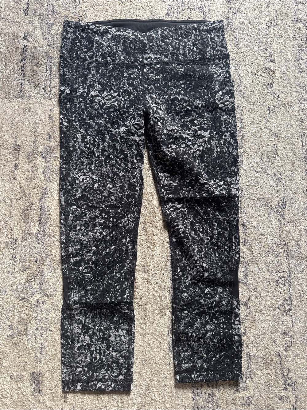 Lululemon Black Floral Lace Pattern Women’s Leggings